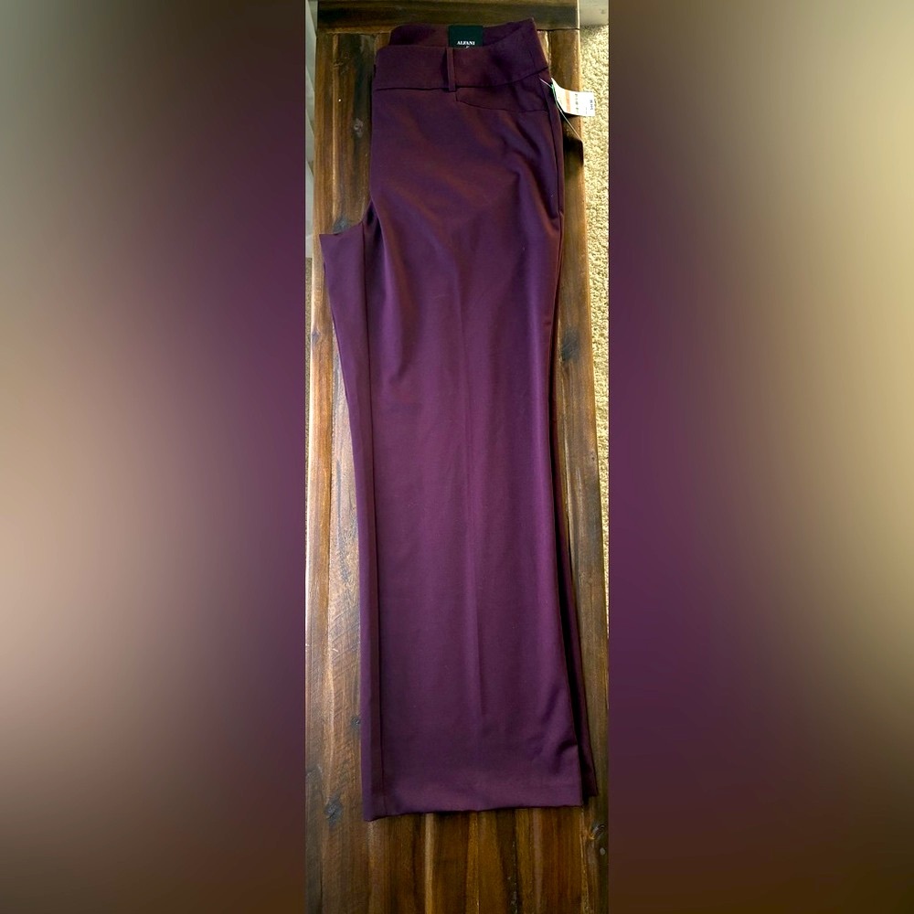 Alfani Women's Wide Leg Pants in eggplant NWT